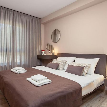 Apartment Nensi Pjescana Uvala Eksteriør bilde