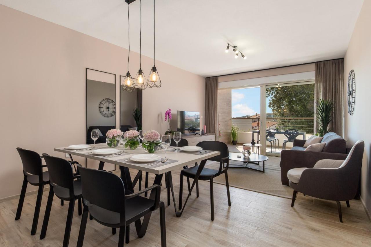 Apartment Nensi Pjescana Uvala Eksteriør bilde