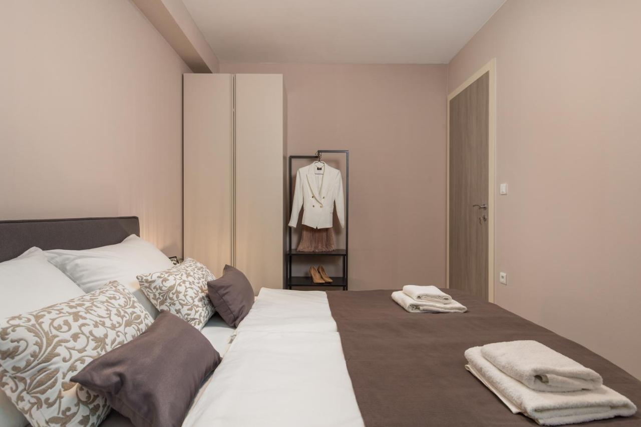 Apartment Nensi Pjescana Uvala Eksteriør bilde